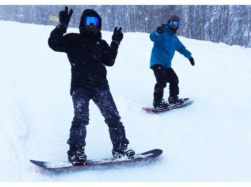 [2-hour lesson in Kiroro, Hokkaido] Make your snowboarding debut! Try it out with a 2-hour lesson! Even if it's your first time snowboarding, you can enjoy it with confidence!の画像