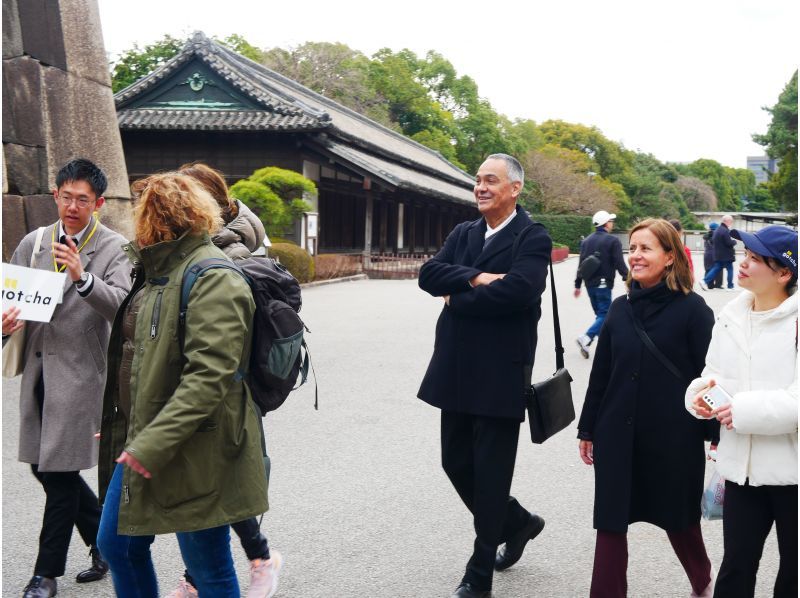 [Tokyo, Chiyoda Ward] Private walking tour of the Imperial Palace and East Gardensの紹介画像