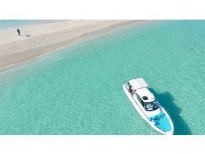 [โอกินาว่า มิยาโกจิม่า] หาดยูนิ (เรือไปเกาะผี) ว่ายน้ำ ถ่ายภาพด้วยโดรน [วิดีโอฟรี] ห้องน้ำและเครื่องปรับอากาศเพื่อความสบายใจของคุณ ส่วนลดสำหรับเด็ก (5,000 เยนสำหรับอายุ 15 ปีขึ้นไป)