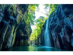 Kamishiki-kun Kumanoza and Amanoiwato Shrine Tour from Fukuoka