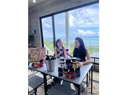 [Okinawa's new spot, southern part] Draw a spectacular view of Okinawa! Enjoy a special art experience with music and wine in a sandy beach studio overlooking the east coast♪の画像