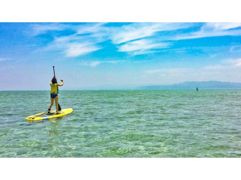 [沖繩/古宇利島/ SUP]每個團體的安全包機體驗！體驗新的感覺樹液！槳汁出租60分鐘♪の紹介画像