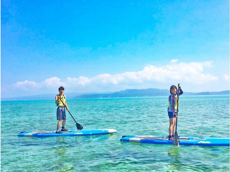 [Okinawa, Kouri Island, SUP] Winter only! Private charter for one group! Experience a new sensation of SUP! Paddle SUP tour 60 minutes♪の紹介画像