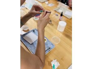 Handmade experience in Naha, Okinawa | Kintsugi earrings and earring making class | Beginners welcome [Right next to Miebashi Station!]