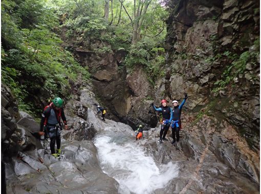 名峰谷川岳でキャニオニング ！！西黒沢コース！！の画像