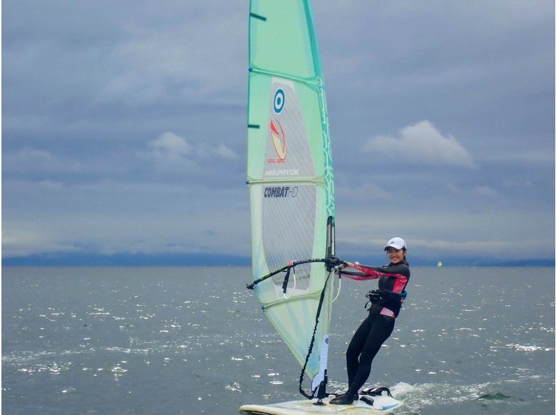 【湘南・逗子】ウインドサーフィンに最適の逗子海岸でまずは半日体験してみませんか（初めての方限定）