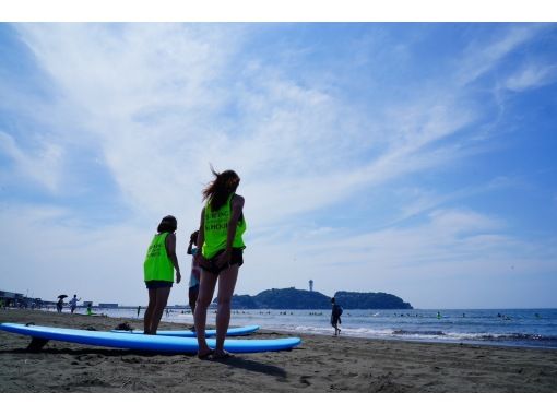 [Kanagawa/Shonan/Enoshima] A female instructor will teach you. A surfing experience school for female beginners!の画像