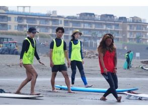 【神奈川・湘南／江ノ島】女性ステップアップサーファー集まれ！女性インストラクターと一緒にこれからの季節でレベルアップ！