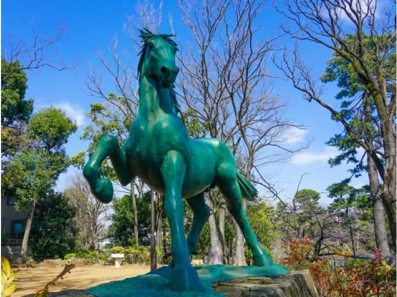 【東京】矢先稲荷神社「日本馬乗史」天井画見学と馬にゆかりのある寺社巡りバスツアー【029029-1494】の紹介画像