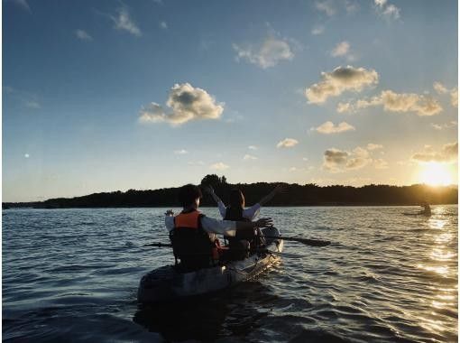 【石垣島/2時間】煌びやかな夕日を眺めながらゆったりクルージング♪サンセットマングローブカヤック！【撮影付き】の画像