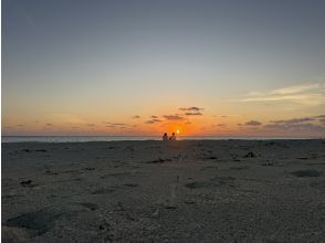 【沖縄・宮古島】ユニの浜サンセットゴールドツアーはSNS映え間違いなし！夕日を味わう贅沢な時間！（約1時間）