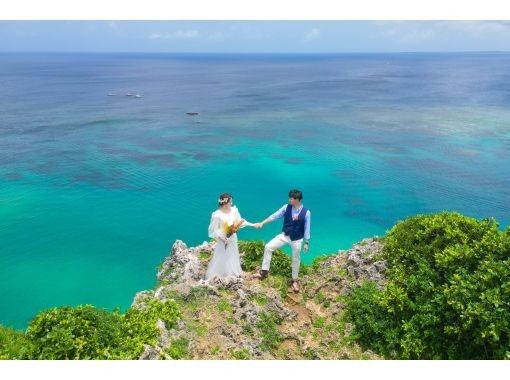 [Drone photography tour] ~ Capture your memories of Miyakojima from the sky ~ Recommended for families, friends, and couples ★ {1 hour course}の画像