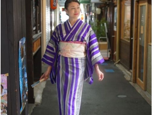 Wander around the alleys in a rented kimono - available from 5pm to 9pm for just 5,500 yen! Recommended for women and couplesの画像