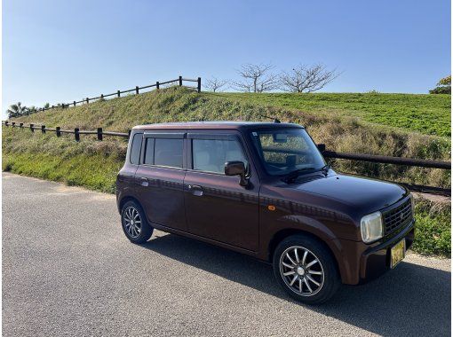 [Okinawa, Ishigaki Island] Feel the winds of Ishigaki Island in a compact car! Alto Lapinの画像