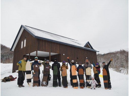 【北海道・大滝・２時間半】新感覚の雪遊び"雪板"に乗って雪上サーフィン！初心者OK！ 写真データは無料プレゼント♪の画像