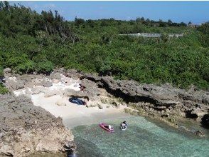 【1組限定完全貸切・ドローン撮影あり】秘境SUPツアー⭐️元USJダンサーがツアーガイド⭐️カラフルなSUPに乗り誰もいない秘境ポイントへ。