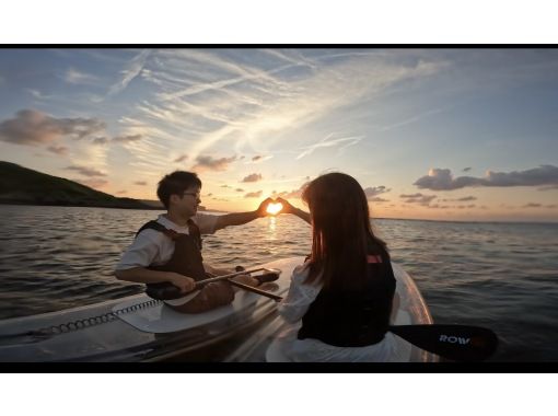 [Okinawa, Miyakojima] SUNSET SUP Tour [Fully Private] Limited to one group! "A luxurious tour in a mysterious space with professional entertainers"の画像