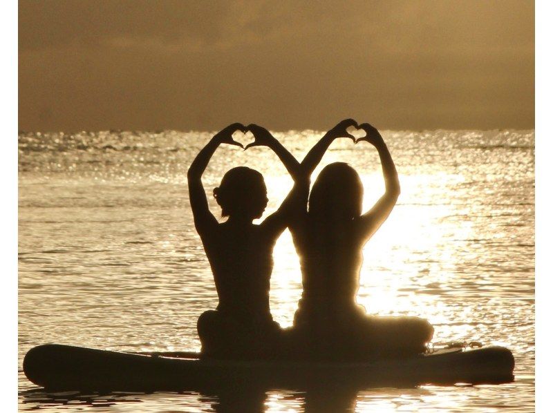 [Miyakojima | SUP] On the day ◎ Filmed with a SLR camera | Spectacular sunset SUP <Free high-resolution data>の紹介画像