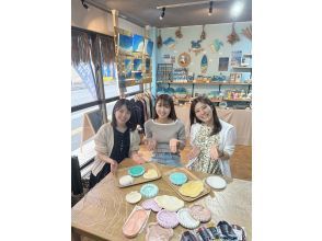 【오키나와/이시가키지마】여기만의 체험!제스모나이트 체험♡돌과 같은 감촉을 가지는 어른인 매력의 트레이 만들기