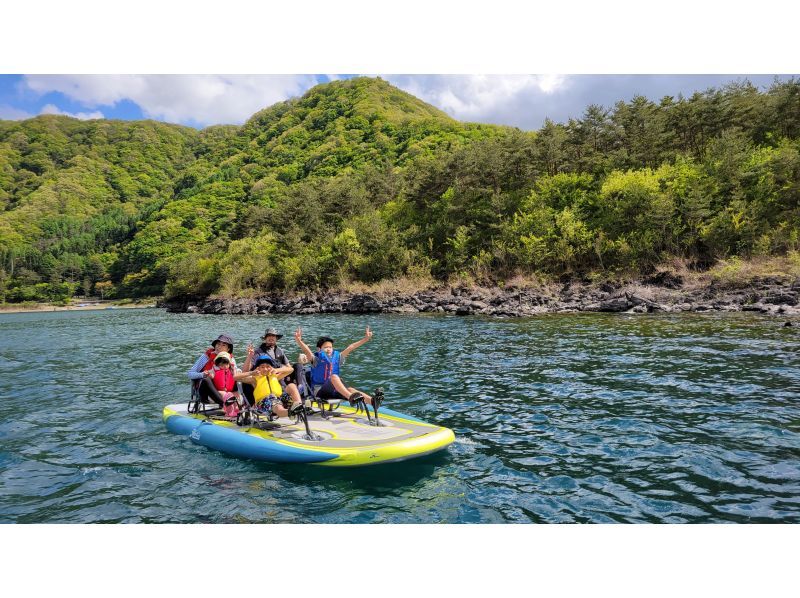 [Yamanashi, Lake Saiko] A large boat that everyone can ride! "Mirage iTrek Fiesta 60-minute rental"の紹介画像