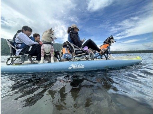 [Yamanashi / Saiko] A large boat that everyone can ride! "Mirage iTrek Fiesta 60 Minutes Rental"の画像