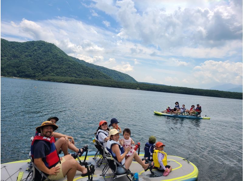 [Yamanashi / Saiko] A large boat that everyone can ride! "Mirage iTrek Fiesta 60 Minutes Rental"の紹介画像