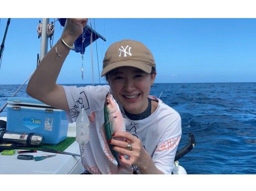 [Departing from Chatan Town, Okinawa Main Island] Come empty-handed! A 3-hour boat fishing tour for beginners♪ Recommended for families, couples, friends, small children, and women✳︎の画像