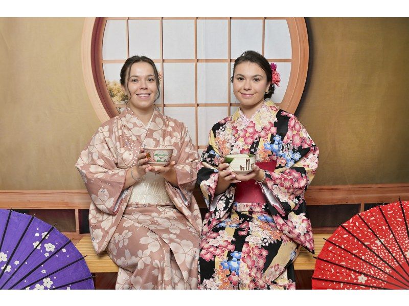 [Tokyo, Asakusa] Kimono dressing and matcha tea experience. Conveniently located just a 4-minute walk from Asakusa Station and a 2-minute walk from Kaminarimon! Come empty-handed.の紹介画像