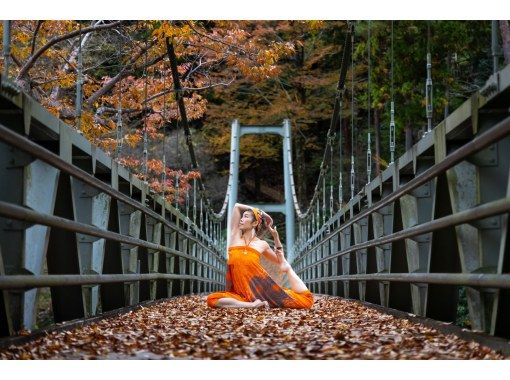 【東京・御岳】11/16（日）開催！紅葉のグラデーションが美しい渓谷ヨガ｜庭園＆古民家カフェの画像