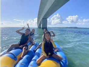 [Okinawa, Miyakojima] Enjoy with a large group! The classic banana boat, unlimited rides for 30 minutes!