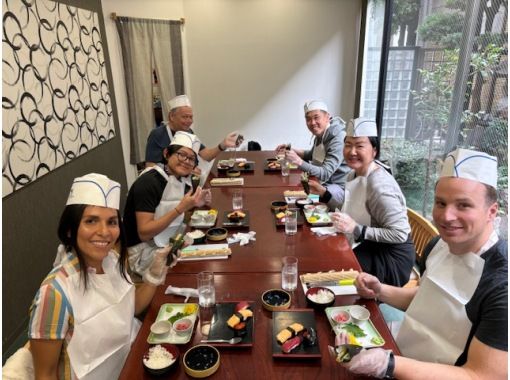 [Yotsuya, Tokyo] A chef with 30 years of experience will teach you how to make authentic sushi at a long-established Edomae sushi restaurant. After the lesson, enjoy your own sushi for lunch.の画像