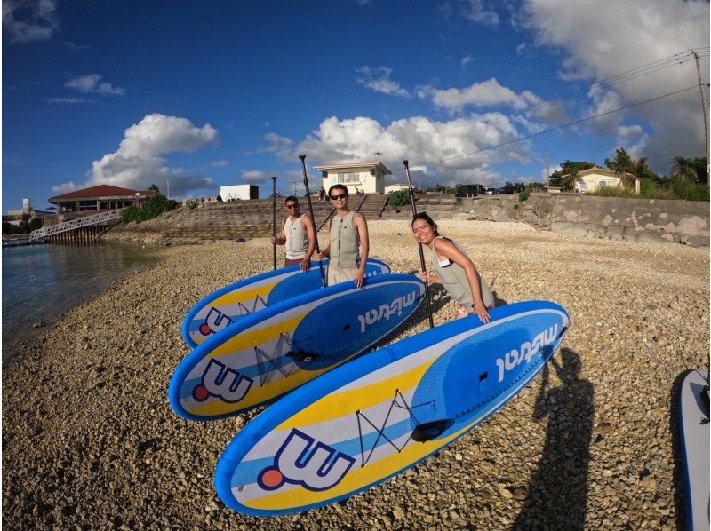 [Okinawa, Kadena] Beginners welcome! Private tour for one group! Sunset SUP tour! Make the best memories on Kadena's beautiful beach ♪の紹介画像