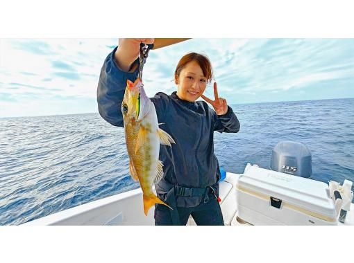 [Departing from Ginowan Marina, Okinawa] Fully-private boat charter! [Super Light Jigging (SLJ)] 3.5-hour courseの画像