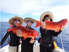 [Departing from Ginowan Marina, Okinawa] Fully-private boat charter! [Super Light Jigging (SLJ)] ・ 5-hour course