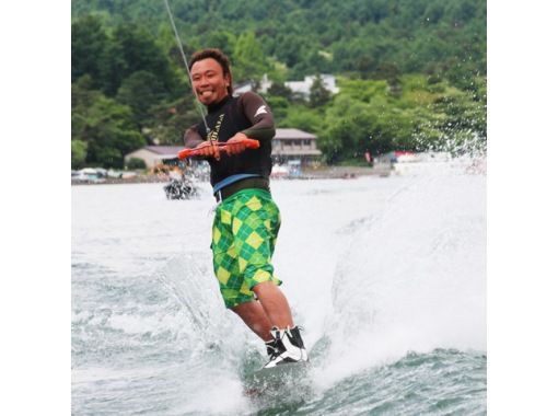 [Yamanashi, Lake Yamanaka] Experience empty-handed wakeboarding on the lakeside with a view of Mt. Fuji! BBQ is also available as an option!の画像