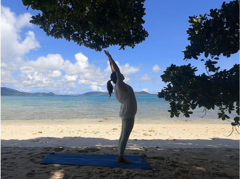 [Ishigaki Island] Private morning yoga experience! Relax in the great outdoors while watching the sunrise! GoPro photo gift + herbal tea included ★ Beginners welcomeの紹介画像