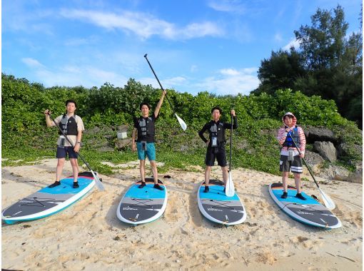 【沖縄・恩納村/真栄田岬近辺】春休み卒業旅行応援！！一足早い春の沖縄の海で完全貸切りのサップツアー・専門ガイドによるレクチャーで安心サポートの画像