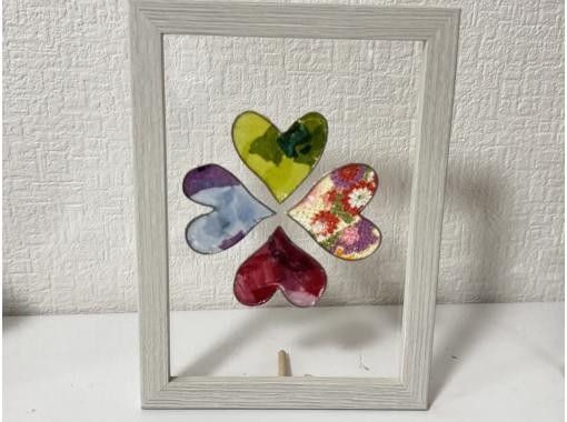 [Miyagi (walking distance from Sendai Station)] Stained Flower (a new art that expresses the texture of stained glass: clover) 2L photo frame size) Handmade experienceの画像