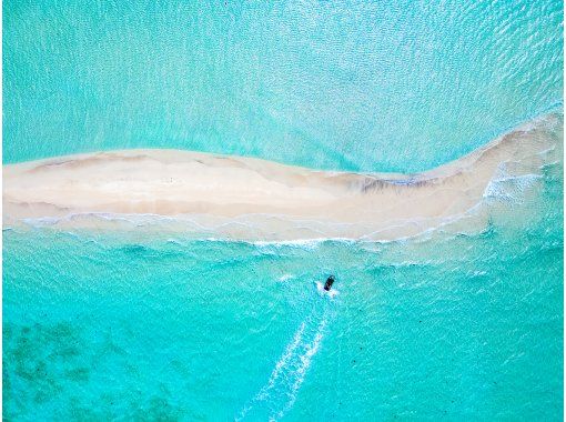 【沖縄・宮古島】2025年OPEN!! 船で行く “ユニの浜ツアー” 現役カメラマンのドローン撮影＆データプレゼント!! 3歳以下無料!!の画像