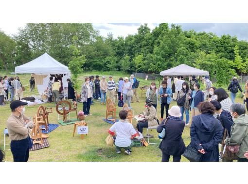 【岩手・盛岡】羊まみれの1日ウールピクニックを満喫！手紡ぎ＆手織りコースターをつくろう。の画像