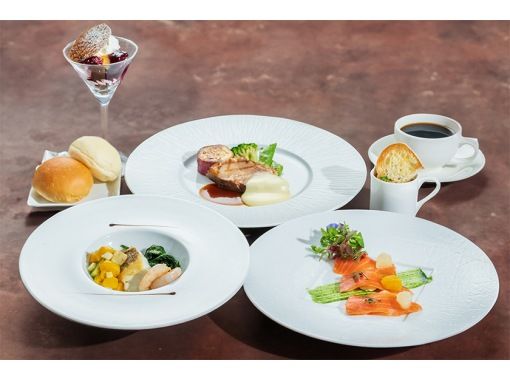 【神戸】12:30出航ランチクルーズ「サンシャインコース」旬野菜・魚＋肉のＷメイン・デザートなど全5品！特別な空間で贅沢フレンチの画像