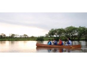 [Hokkaido ・ Kushiro River Wetlands】 Let's relax by canoe or boat while feeling the wind blowing on the wetlands until the water gate [Standard course]