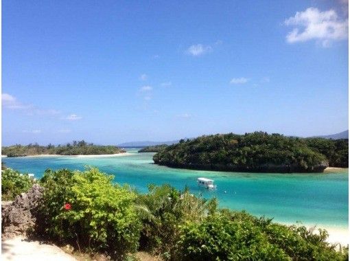 Last minute discount [Okinawa, Ishigaki Island] Kabira Bay Glass Boat Ticketの画像