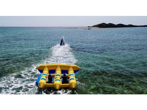 [Itoman/Naha] Enjoy 9 types of marine activities including banana boating in the sea of a deserted island for 2 hours! Have fun in the sea of Okinawa!の画像