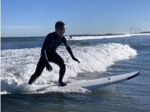 [Senior surfing experience] Free transportation from JR Ichikawa to the sea, rental included! Come empty-handed ☆ Beginners welcome in Chiba and Tokyo ☆