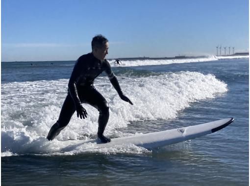 [Senior surfing experience] Free transportation from JR Ichikawa to the sea, rental included! Come empty-handed ☆ Beginners welcome in Chiba and Tokyo ☆の画像