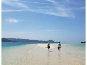  Amami Oshima [A few chances a year!] Boat tour of the mysterious white sand beach "Kakurehama"