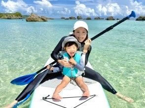 [มิยาโกะจิมะ - พาย SUP พร้อมวิวสุดอลังการ] {ยินดีต้อนรับทุกเพศทุกวัย!!} สนุกสนานได้ทั้งครอบครัว! ประสบการณ์พาย SUP ในน้ำทะเลสีฟ้าของมิยาโกะ★