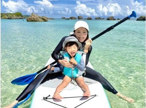 【宮古島 - 壯麗景色立槳衝浪】{歡迎1-70歲人士！ ！ } 全家分享歡樂時光！在宮古島藍海體驗立槳衝浪★の画像