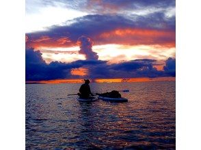 【今帰仁村、古宇利島、美ら海水族館、ジャングリア周辺開催】1組貸切り♪サンセット（夕日）SUPクルージング♪ 思い出の写真は無料プレゼント♪